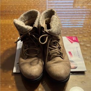 Size 9 tan heeled boots sold elsewhere